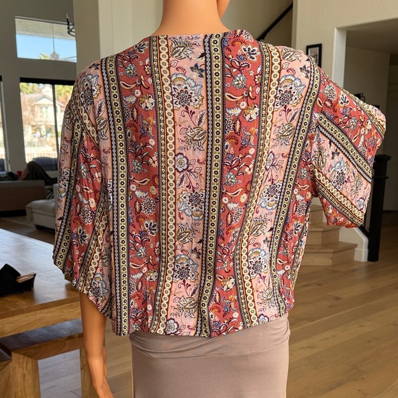 Polly & Esther Mauve Pink Paisley Tie-Front Flutter Blouse - Picture 3 of 5